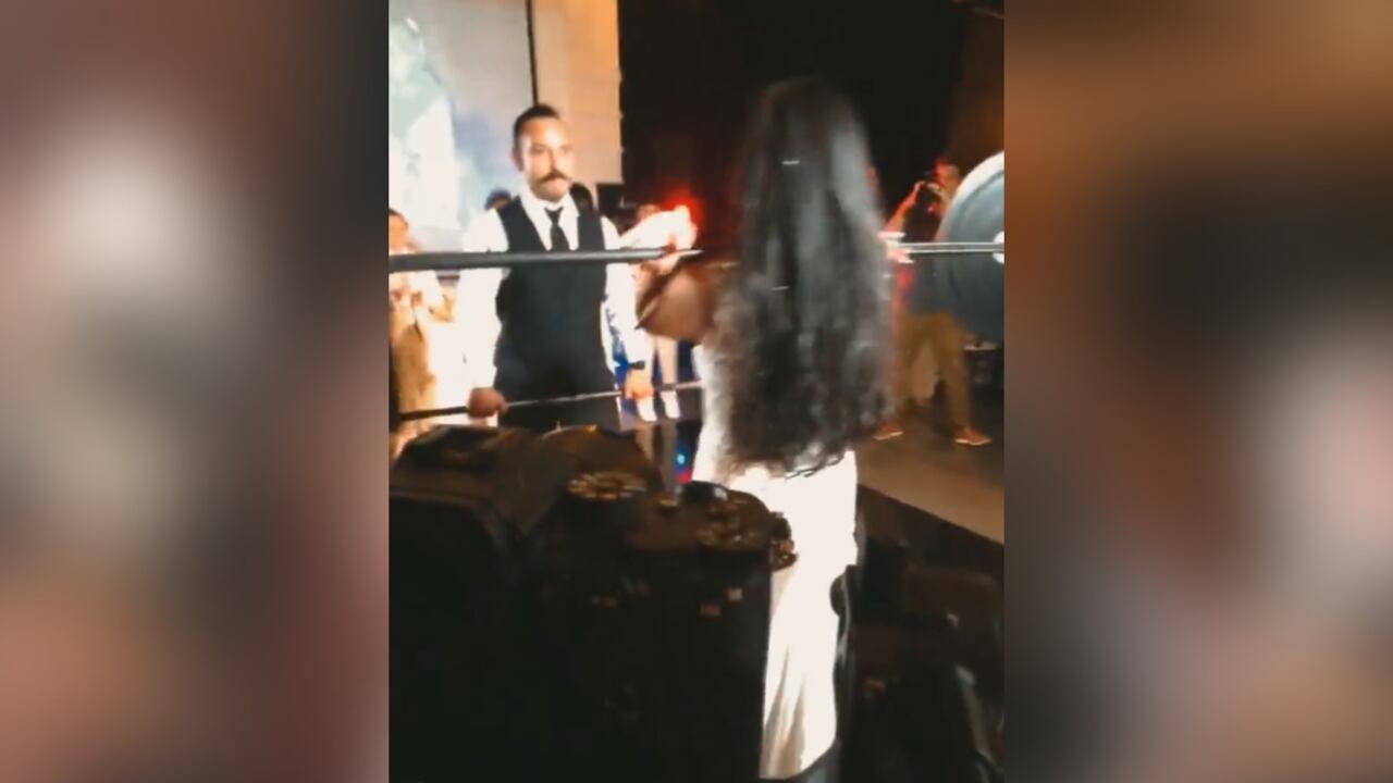 La rara forma en la que una pareja de recién casados celebró su matrimonio