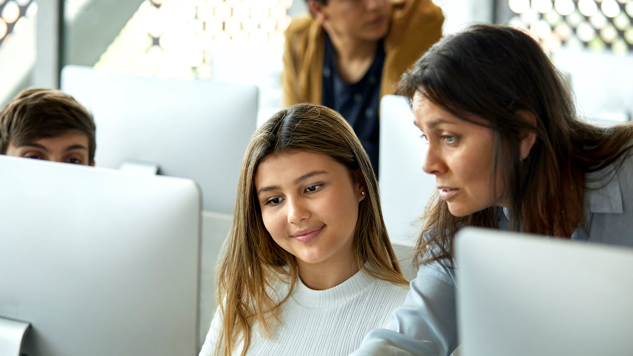 Se presentaron más de 40.000 jóvenes buscando apoyo para continuar estudios.