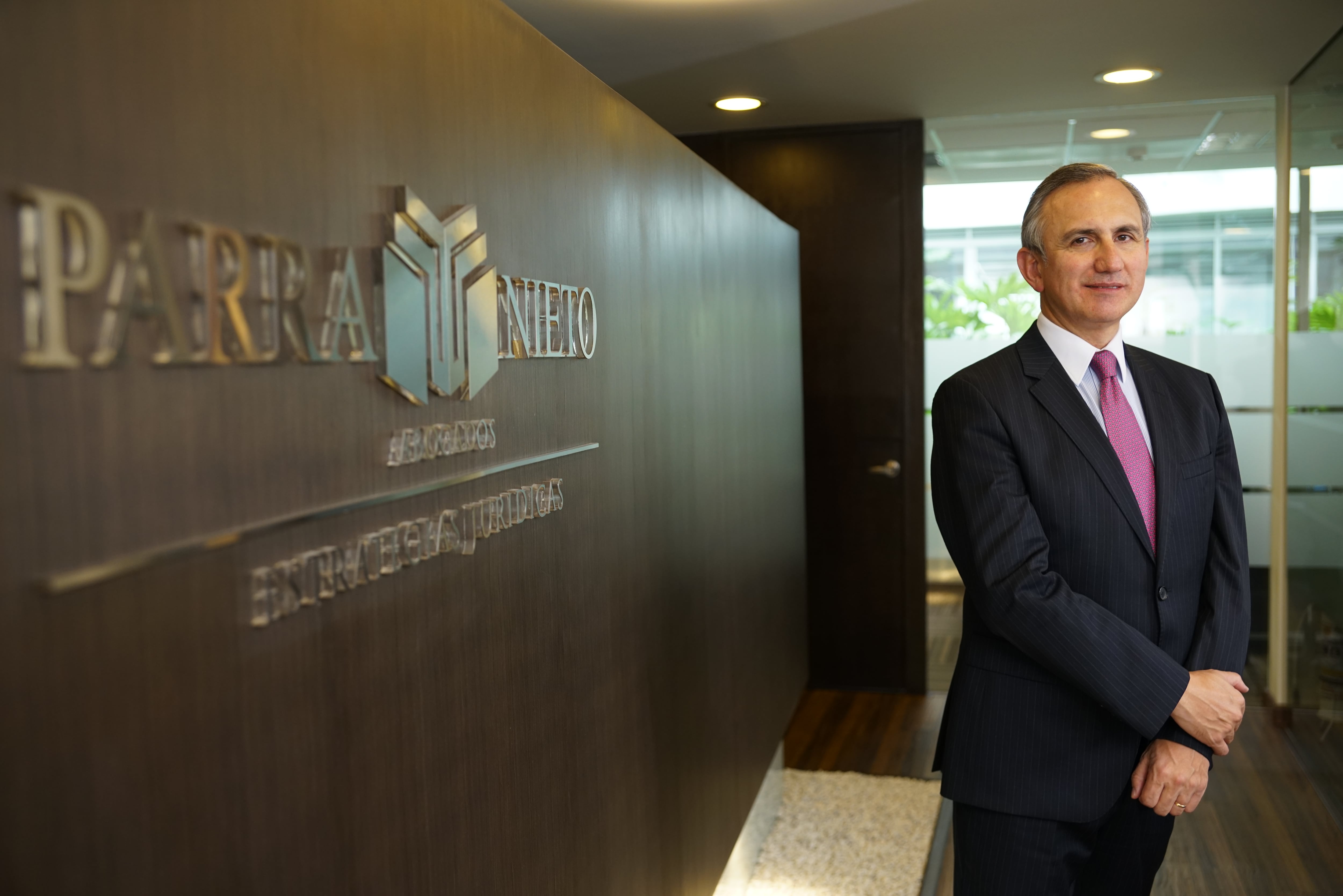 Hernando Parra Nieto, nuevo rector de la Universidad Externado