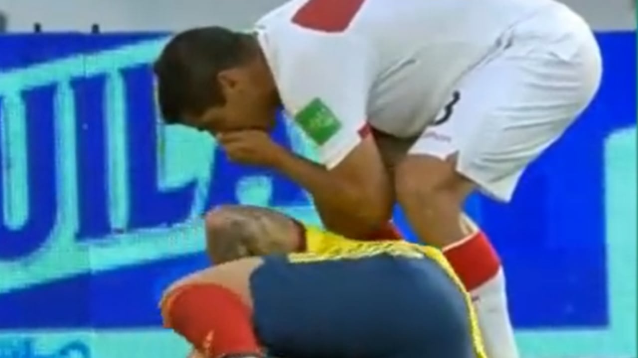 James Rodríguez tuvo un fuerte cruce con Aldo Corzo.