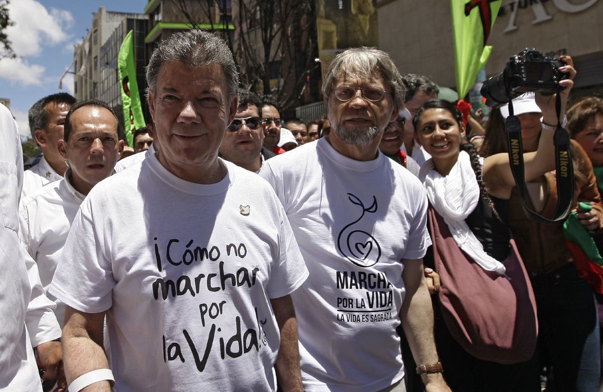 El presidente Juan Manuel Santos, junto con Antanas Mockus.