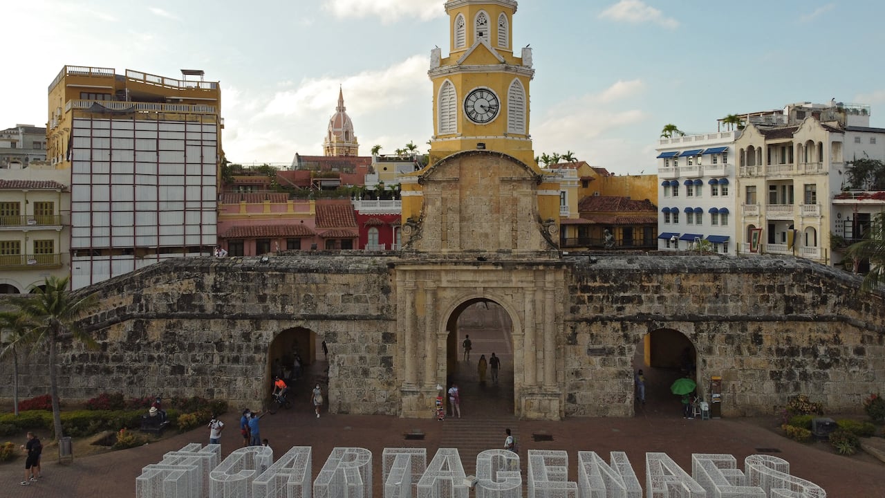El evento principal en Cartagena será una marcha denominada “Los cuerpos de las mujeres no se negocian”, que se iniciará a las 2 de la tarde.
Centro Historico Monumento Torre Del Reloj
Cartagena enero 10 del 2021
Foto Guillermo Torres Reina / Semana