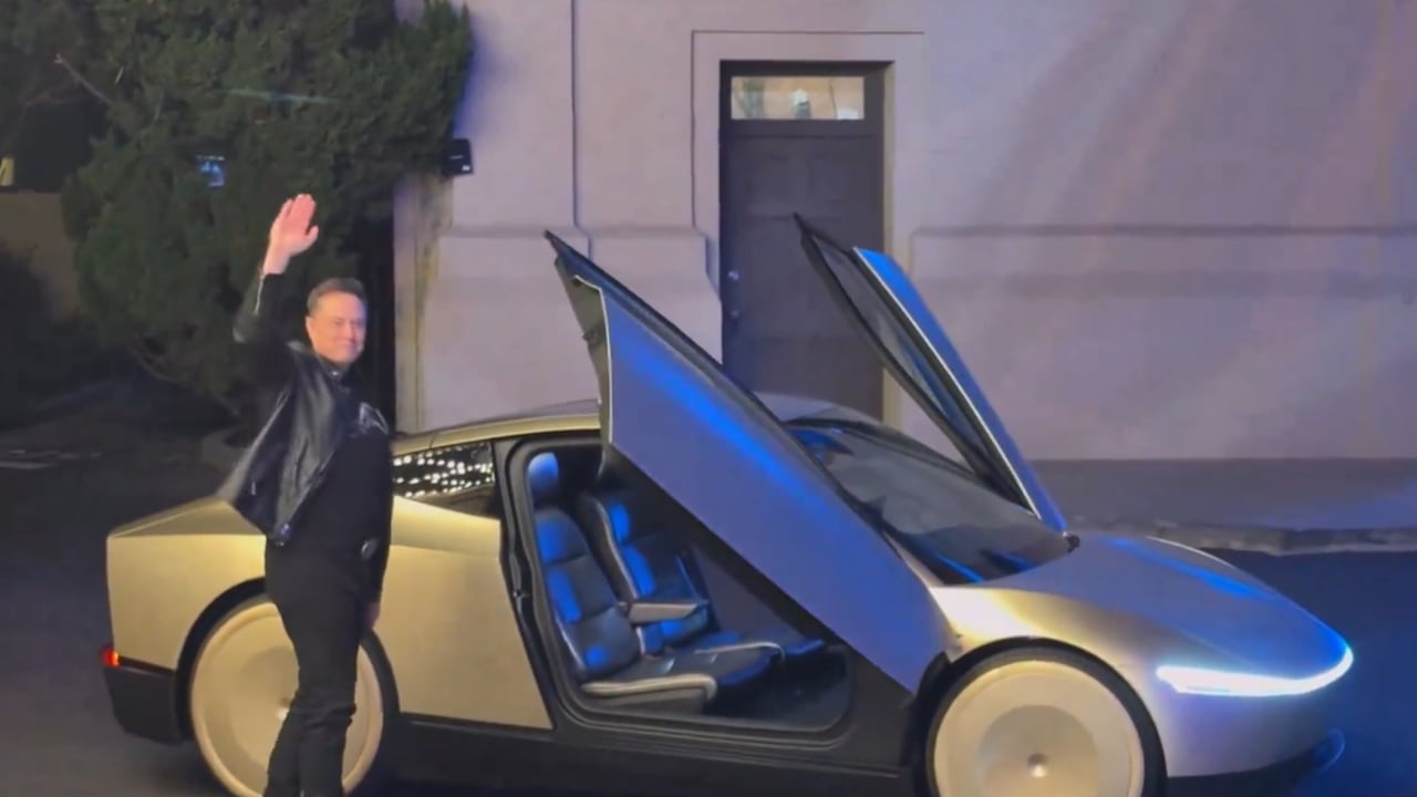 La espera ha terminado, ya que Elon Musk mostró al mundo Cybercab, el 'RoboTaxi' de Tesla, un avance que redefine la idea de transporte en las ciudades.