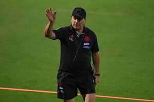 Néstor Lorenzo busca cerrar el 2023 con victoria ante Paraguay en las Eliminatorias