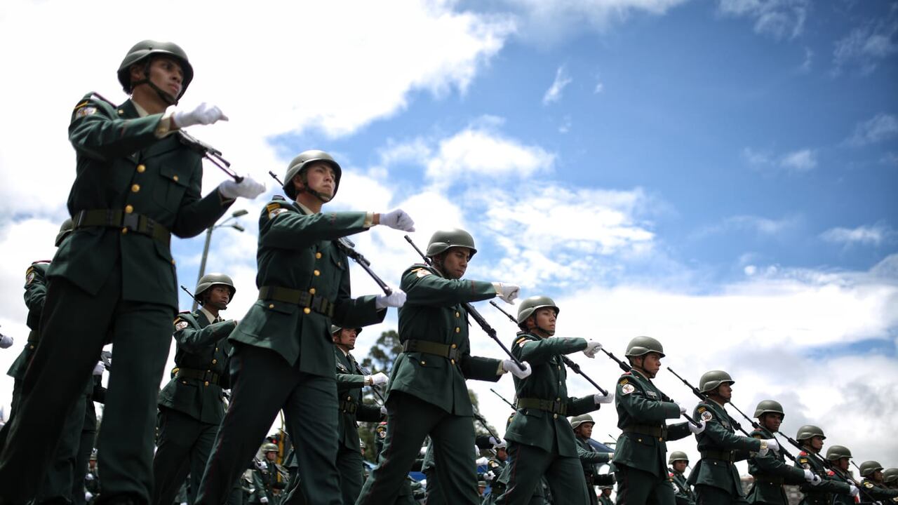 Desfile Militar 20 de julio de 2022 en la Avenida Boyaca, con la presencia del Presidente Ivan Duque