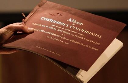 Un álbum con 60 láminas o dibujos de costumbres nacionales del señor Ramón Torres. Uno de los documentos más conservados. 