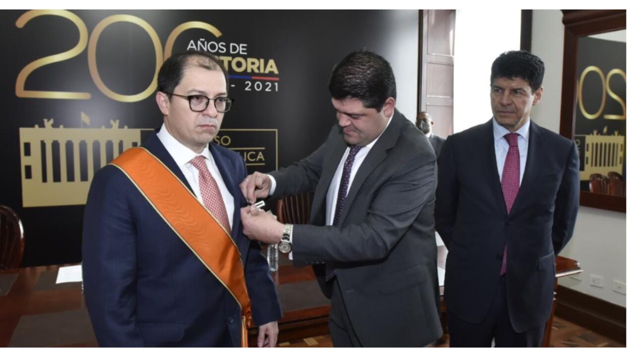 Condecoración en el Congreso al fiscal general, Francisco Barbosa