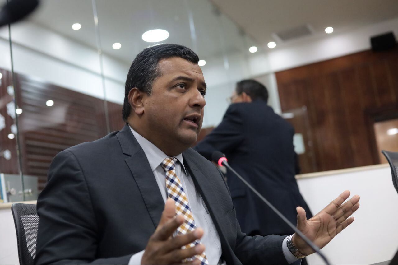 Víctor Salcedo, representante a la Cámara.