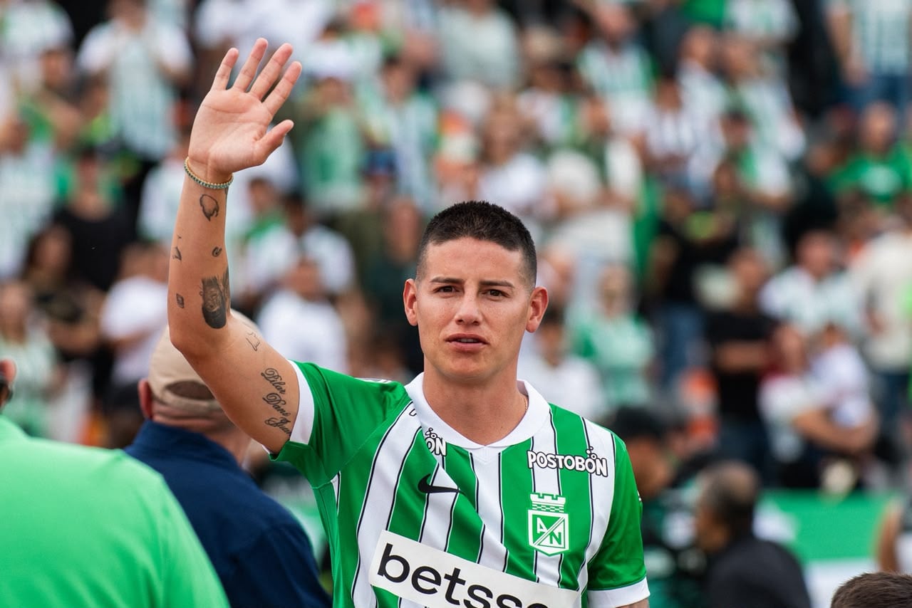 James Rodríguez en su primer contacto con el Atanasio Girardot como nuevo jugador de Atlético Nacional