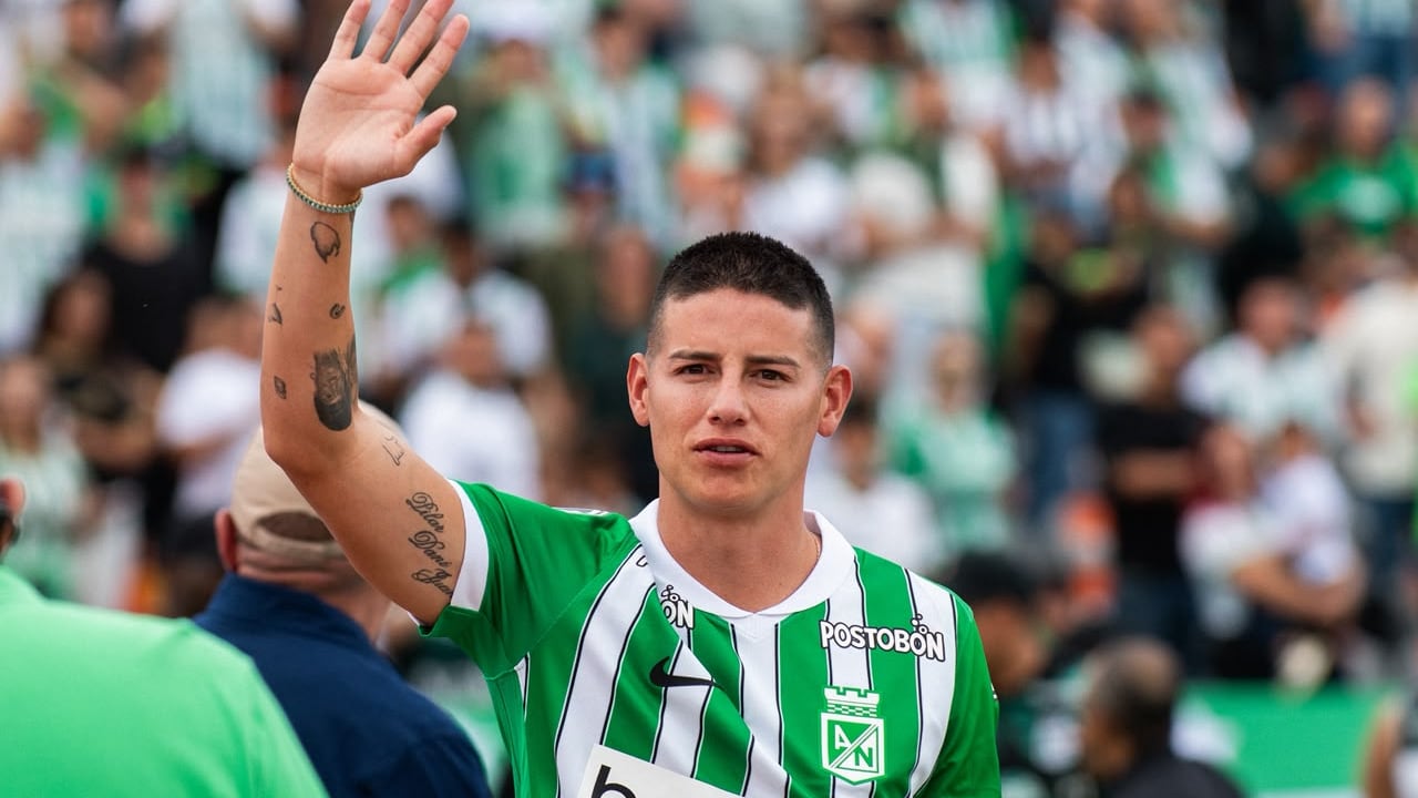 James Rodríguez en su primer contacto con el Atanasio Girardot como nuevo jugador de Atlético Nacional