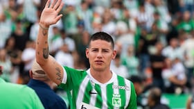 James Rodríguez en su primer contacto con el Atanasio Girardot como nuevo jugador de Atlético Nacional