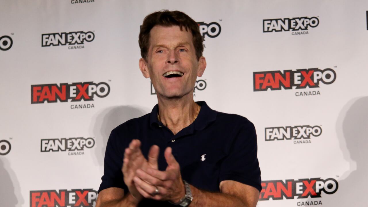 Se ha informado de que la causa de la muerte fue por cáncer.