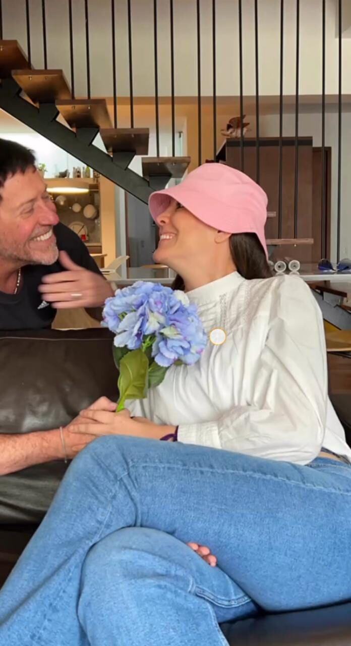 Actor Diego Trujillo y su novia, la locutora Lina Arango Foto: fotograma 0:17, @linaarangovoz, Instagram