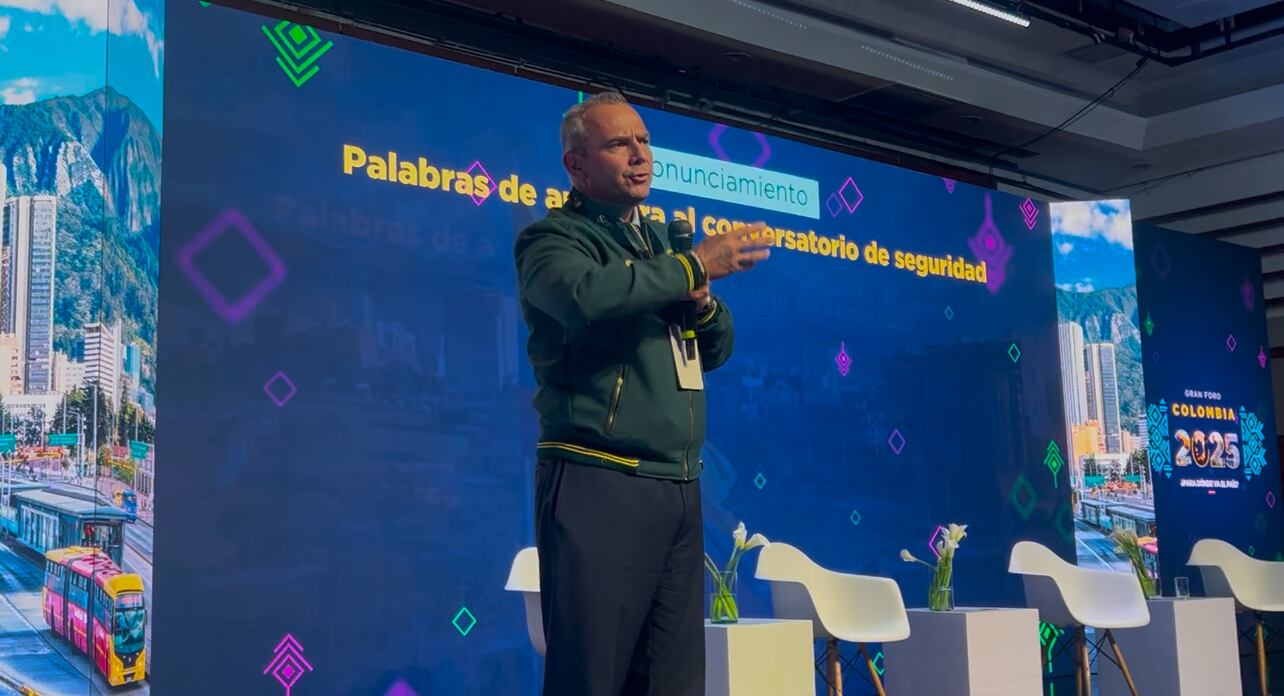 Rector de la Universidad Militar, general en retiro, Javier Ayala, en intervención en el Gran Foro Colombia 2025.