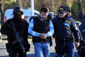 Ignacio Álvarez Meyendorff es el narco que espera desde antes de Navidad en el aeropuerto de Ezeiza entrar a suelo argentino, a pesar de su amplio prontuario.