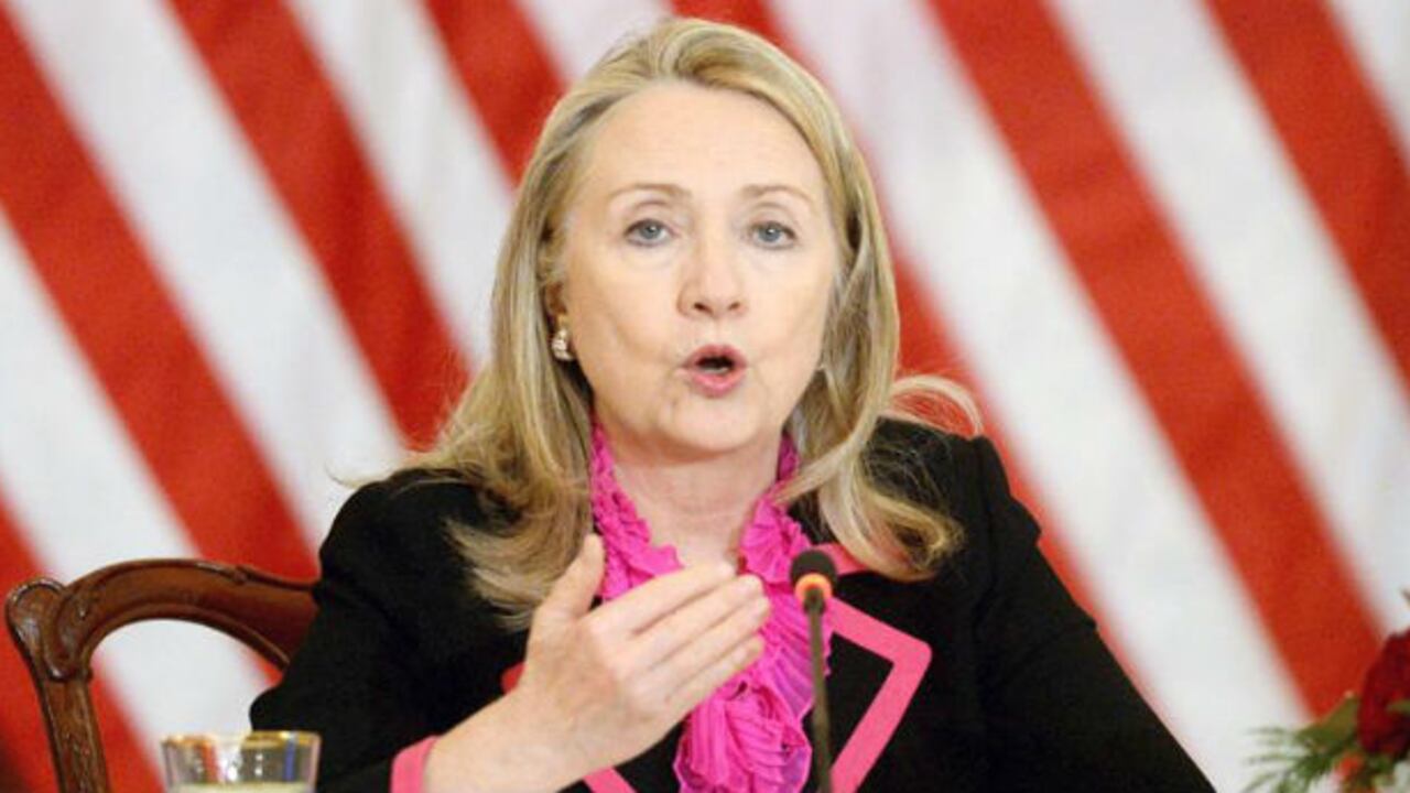 Quienes quisieran tomarse fotos con Hillary debían esperar agrupados y organizados en un determinado lugar antes de que ella llegara.