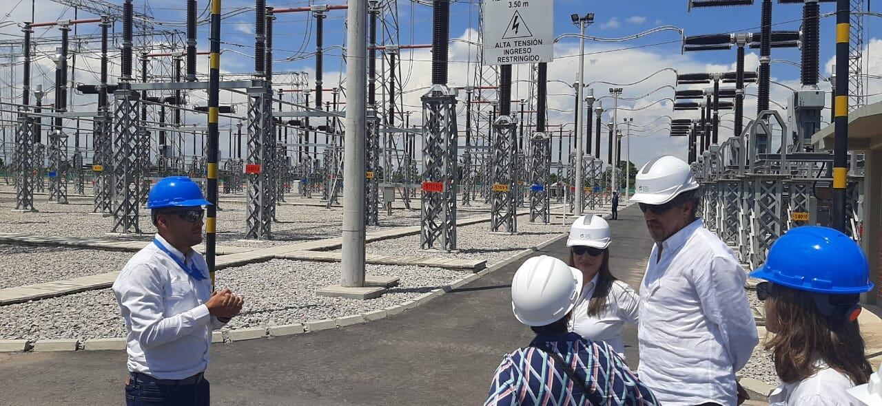 La presidenta del grupo europeo, Beatriz Corredor, y el consejero delegado, Roberto García Merino, entre otros, visitaron Colombia para dialogar sobre la fructífera sociedad que mantienen con el GEB desde 2020.