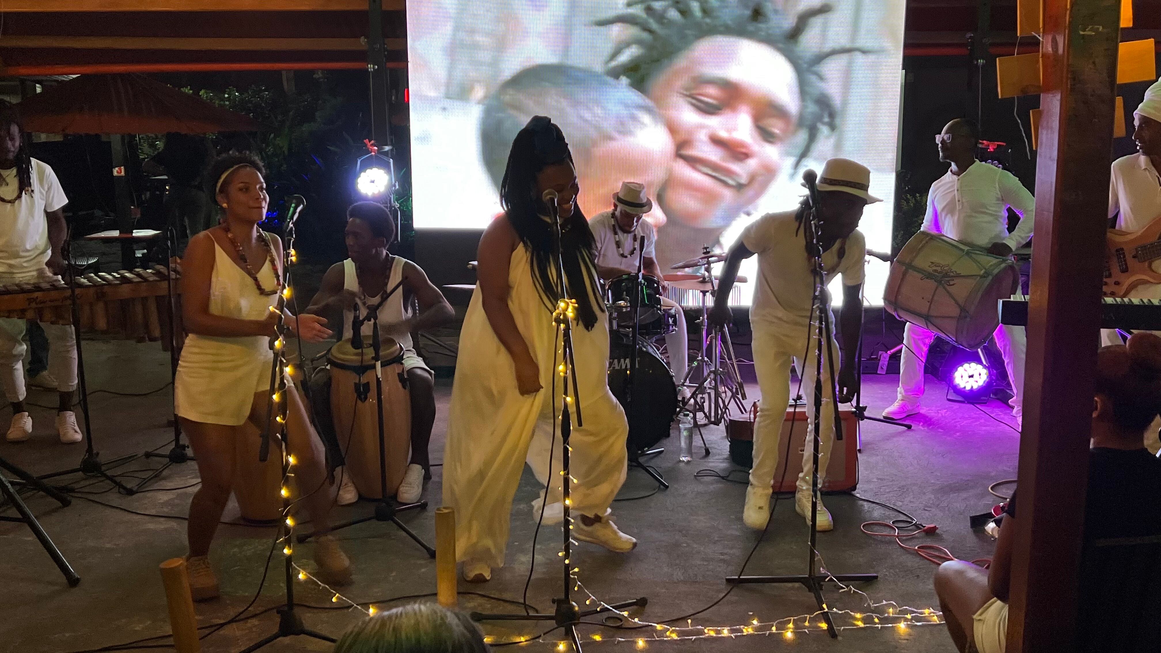 Agrupación Plu con Pla