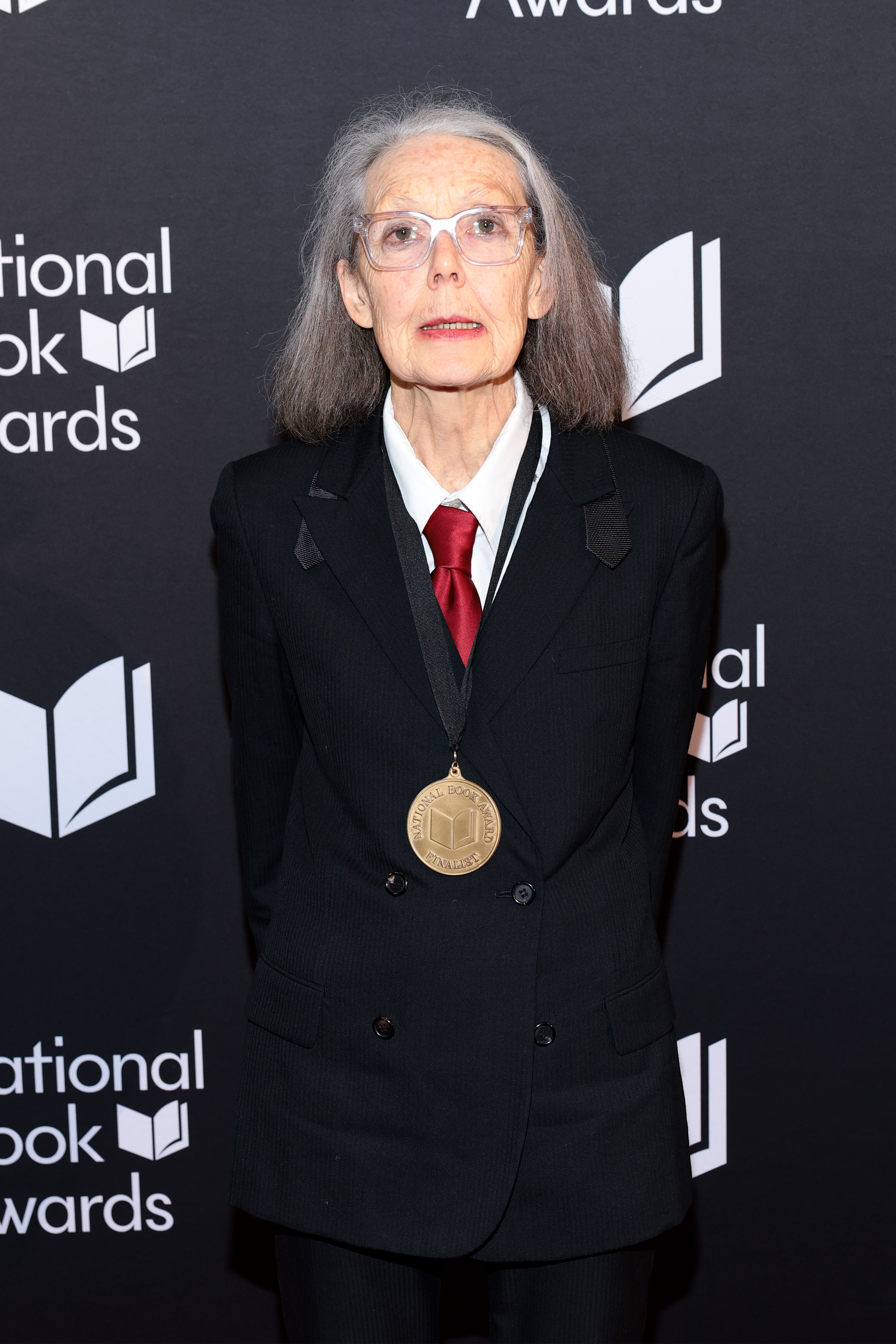 Anne Carson asiste a la 75.ª edición de los National Book Awards en Cipriani Wall Street el 20 de noviembre de 2024 en la ciudad de Nueva York.
