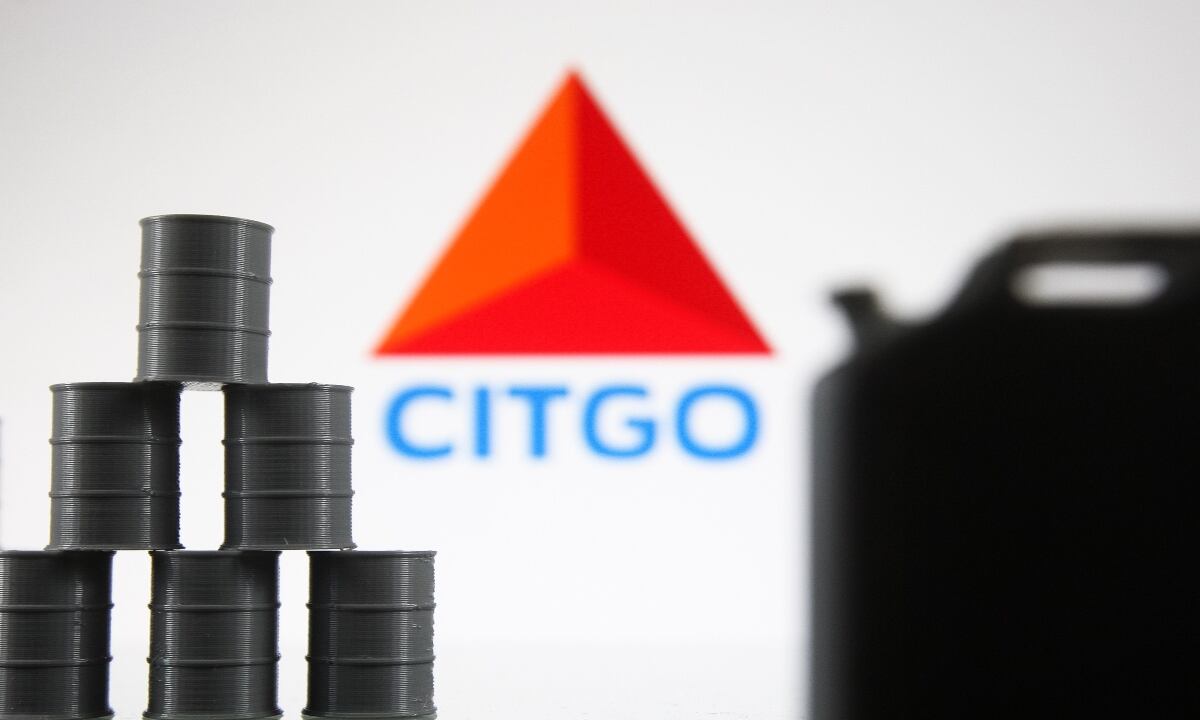 Empresa venezolana de refinería de petróleo y comercializadora de gasolina