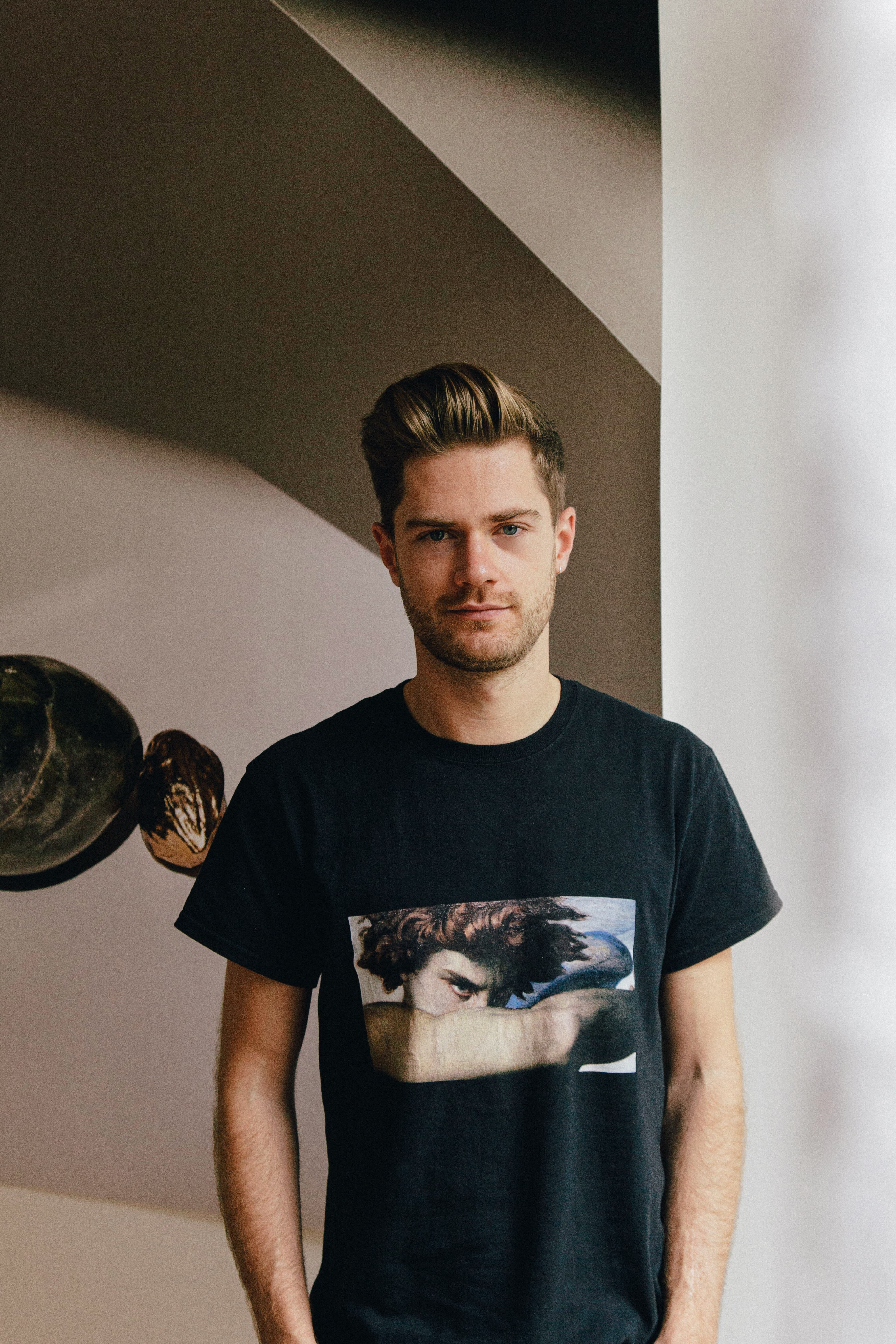 Lukas Dhont nació el 11 de junio de 1991 en Flandes, Bélgica. El director y escritor es conocido por 'Close' (2022), 'Girl' (2018) y 'L'Infini' (2014).