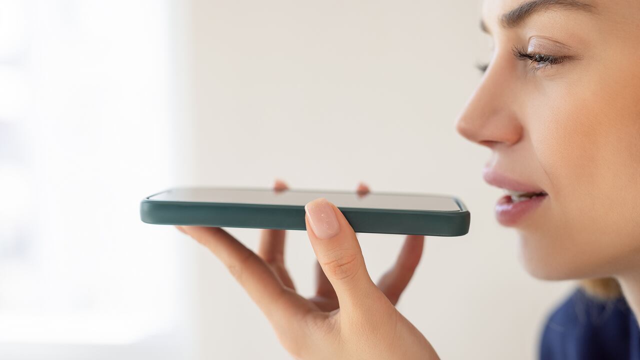 WhatsApp trabaja en una nueva forma de grabar audios que promete simplificar la experiencia para quienes prefieren comunicarse con notas de voz.