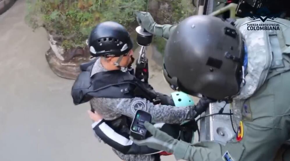 La FAC rescató a dos turistas atrapadas en el cañón del río Güejar.