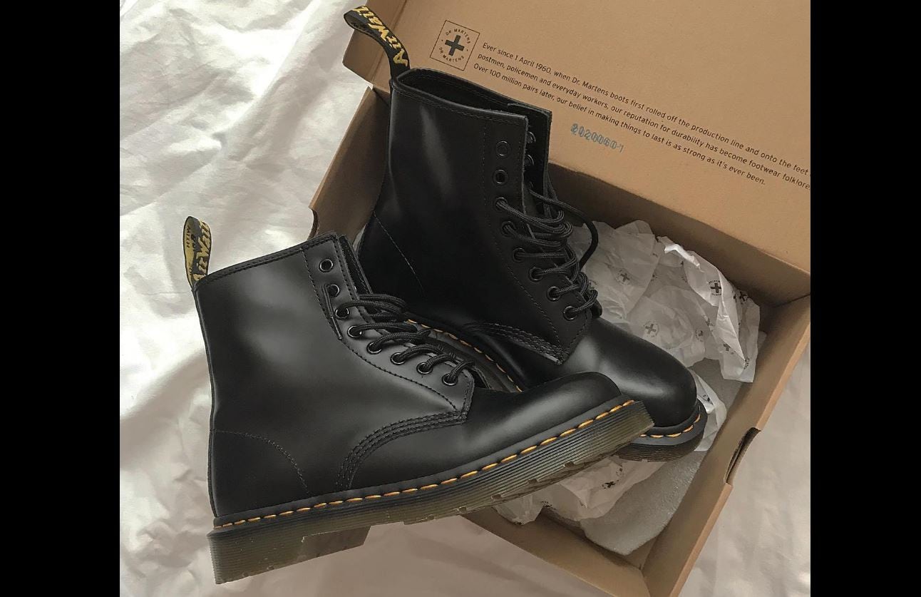 La botas negras son uno de sus productos más icónicos