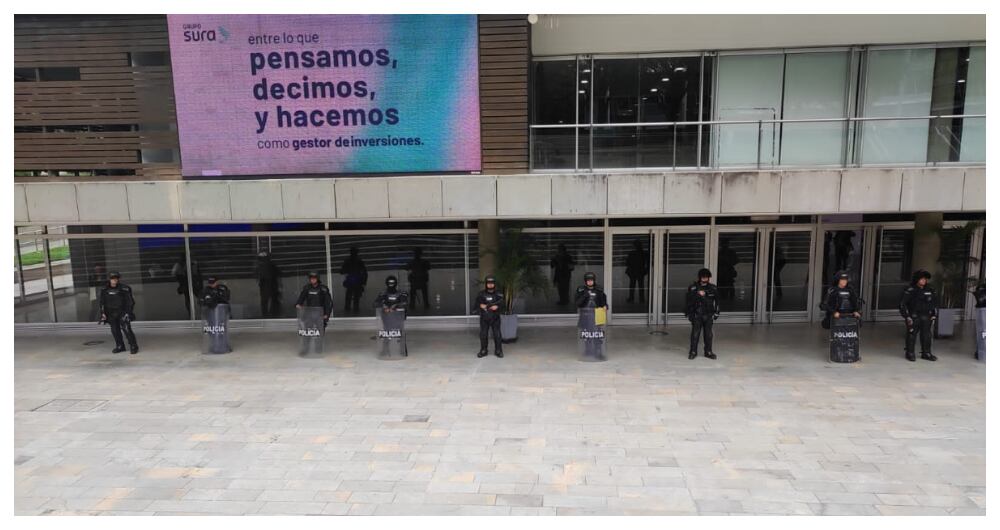 Esmad en asamblea de Sura, en Medellín
