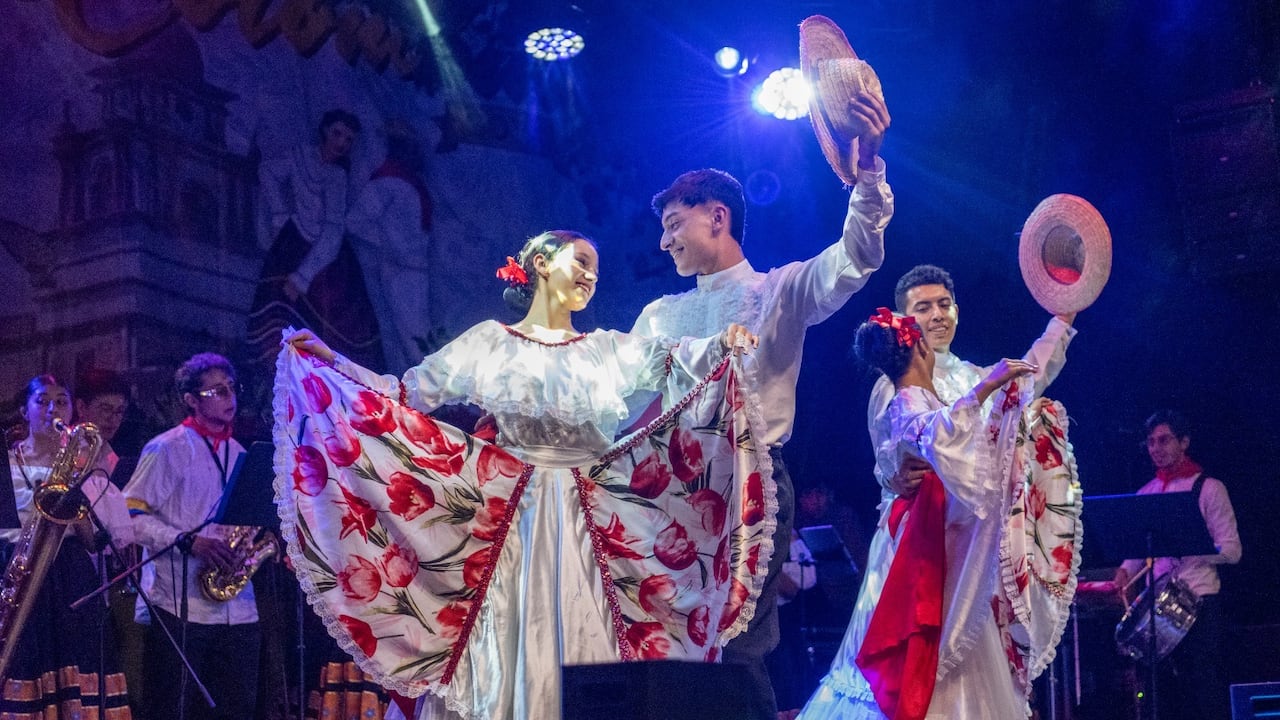 Festival Nacional Aires del Bambuco Colombiano