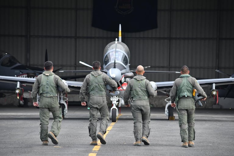 Imagenes de la Fuerza Aérea Colombiana en medio de operativos en Valle, Cauca y Nariño.