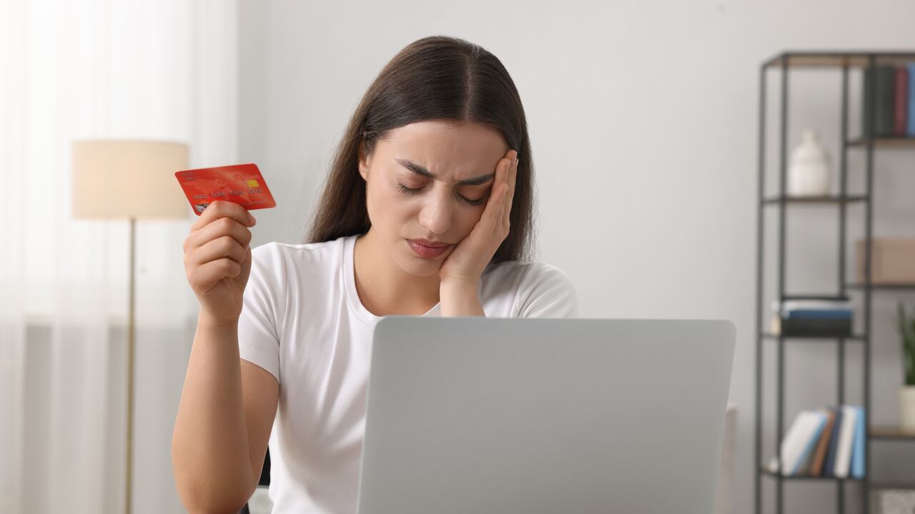 Los usuarios usan correos electrónicos falsos para estafar