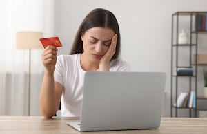 Los usuarios usan correos electrónicos falsos para estafar