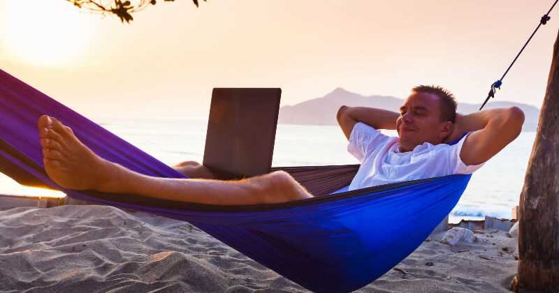 Las implicaciones de la pérdida de dispositivos y datos son más graves para los nómadas digitales que para la población en general, ya que ellos utilizan estos dispositivos para su trabajo.