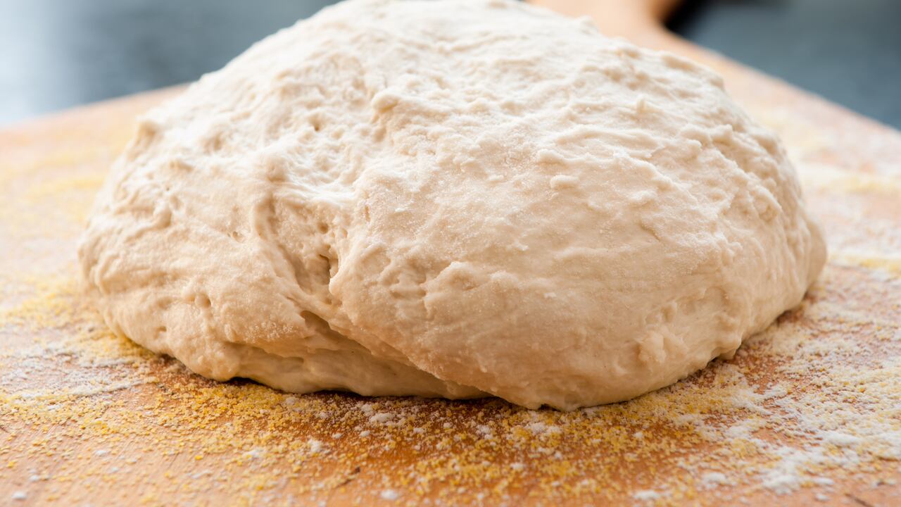 El gluten es una proteína aglutinada, cuya función es ayudar a que las masas esponjen y evitar que el pan se desarme