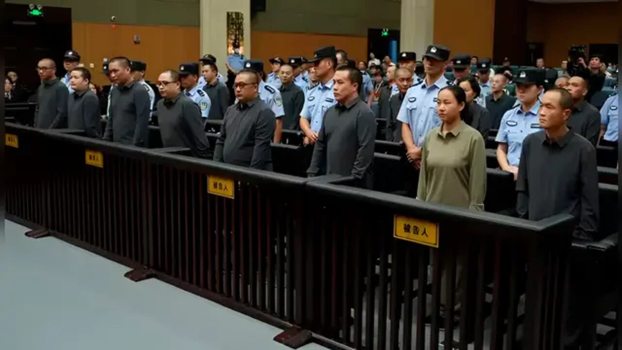 China condenó a pena de muerte a 11 miembros de la familia Ming.