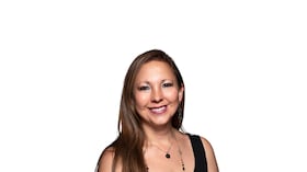 Alexa Oviedo, CEO de O3 Smart Cities y autora de 'Nacimos para ascender' y 'Energía, el riesgo invisible'