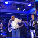 Mane Díaz cantando en parranda vallenata