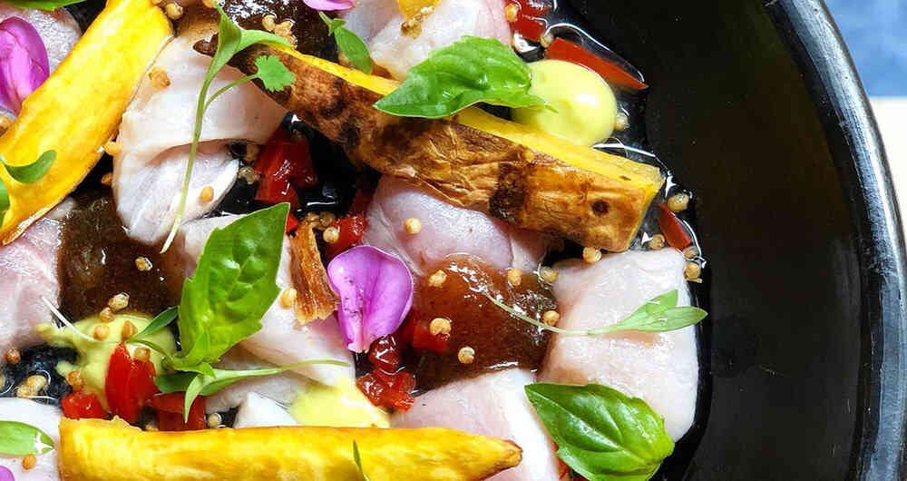 El uso de las flores en la cocina es milenario. En la Edad Media, por ejemplo, se consumían flores de calabaza y la mermelada de rosas.