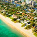 La sombra de un avión sobre Miami (Estados Unidos)