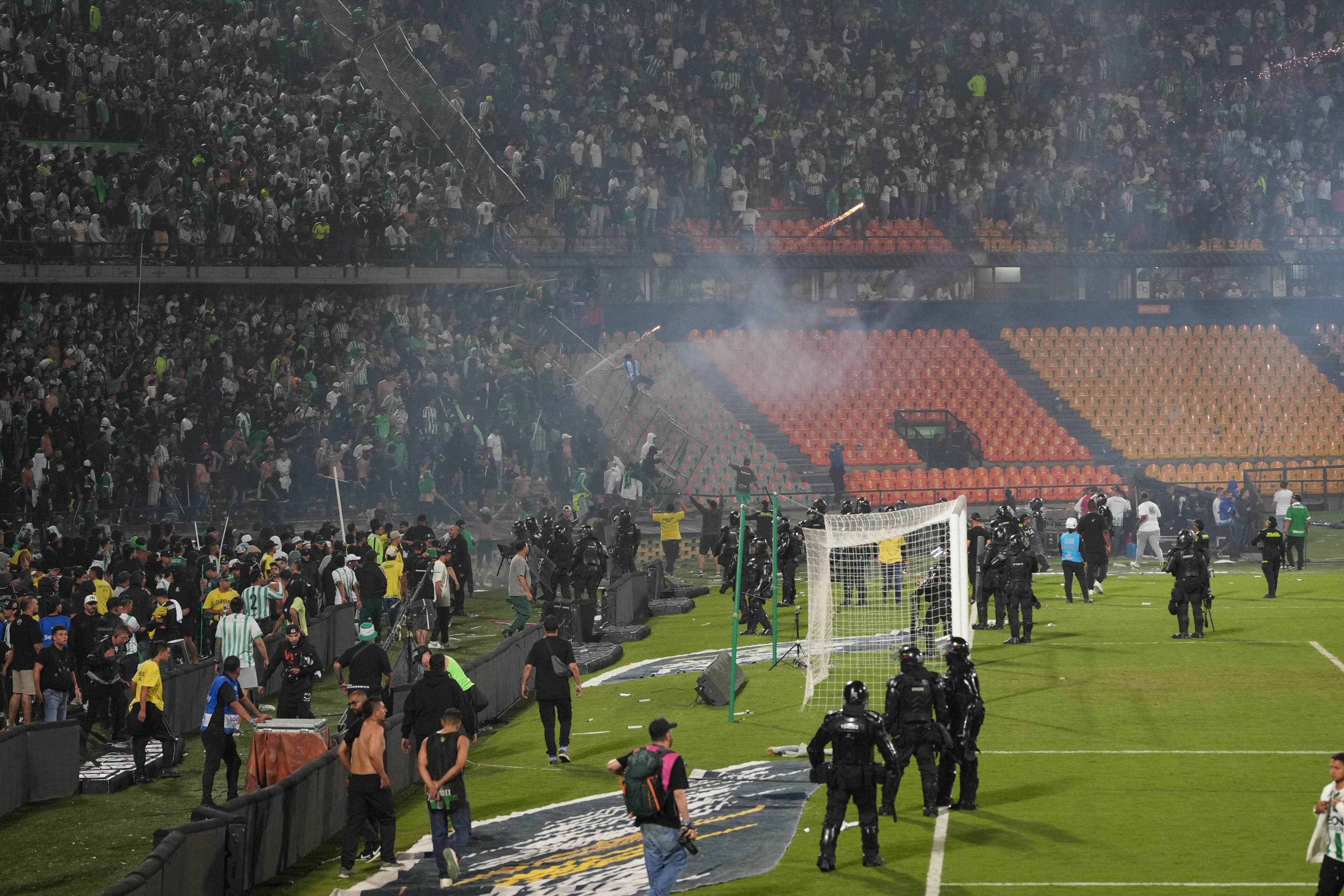 Momento de los incidentes en la final de la Copa Betplay.