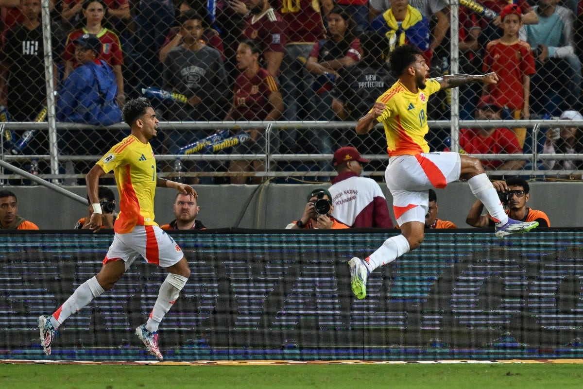 Luis Suárez, celebra uno de sus goles ante Venezuela por la eliminatoria