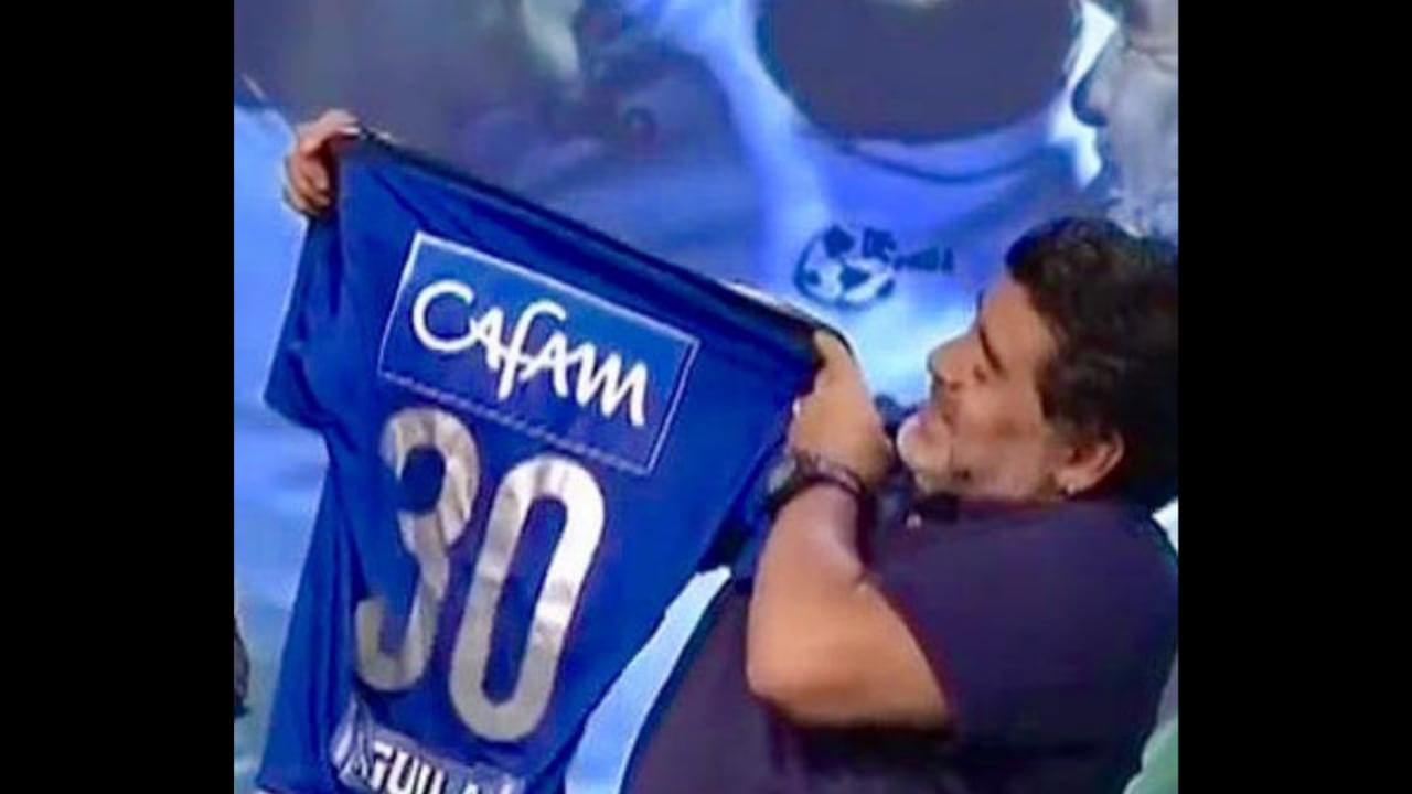 El astro argentino recibió un recuerdo por parte de Federico Insúa, jugador que tuvo paso por Millonarios.