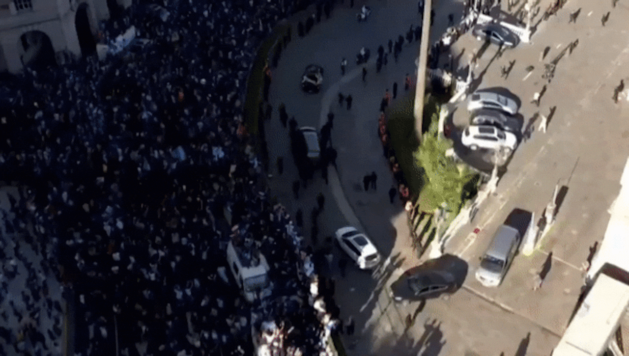 El cortejo fúnebre de Maradona antes de llegar a la Casa Rosada.