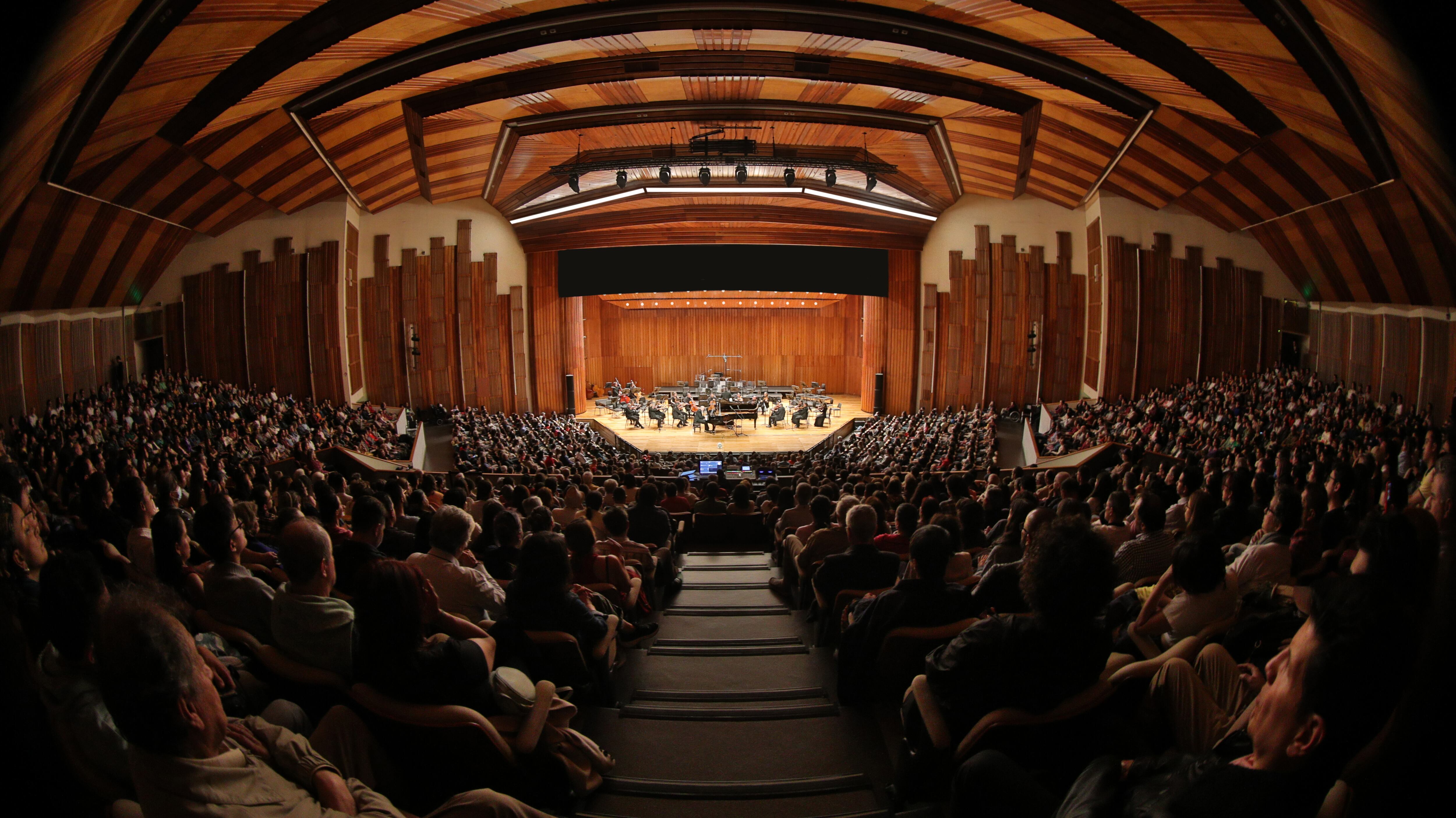 El Auditorio León de Greiff se convertirá en escenario de una de las apuestas más audaces de la música académica en Colombia: el inicio del ciclo 'PRESENCIAS — Sonidos & Ecos'.