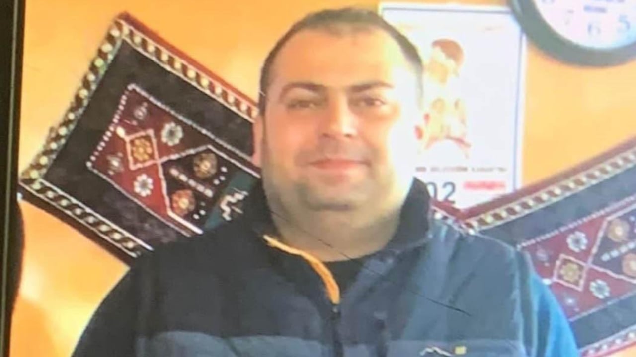 Ferit Dayan se desempeñaba como profesor de ciencias, sin embargo, los terremotos de 7.7 y 7.6 grados paralizaron el mundo aquel 6 de febrero, hecho que generó un giro aterrador en su vida.