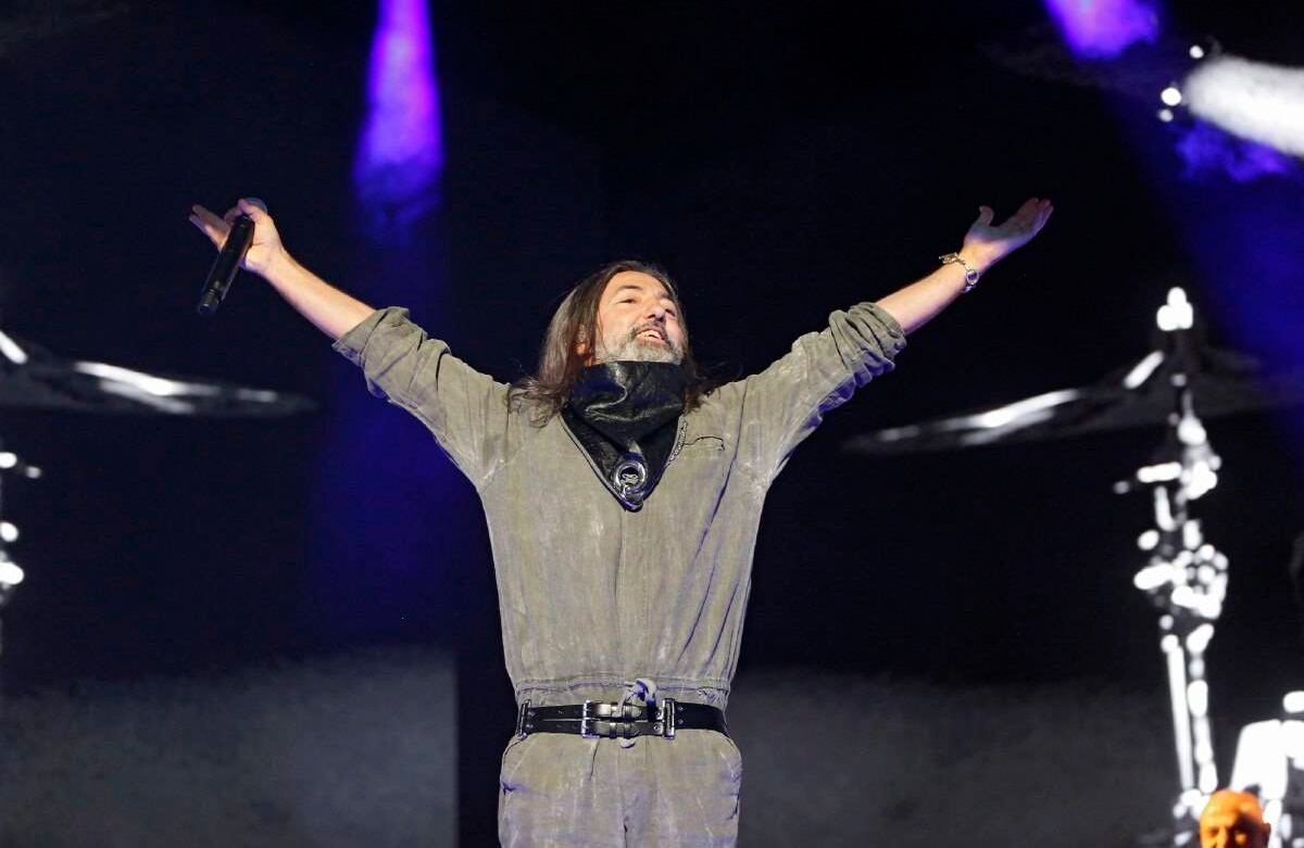 Adrián Dárgelos, líder de Babasónicos, cantó "Trátame suavemente", la canción de Daniel Melero que está en el álbum debut de Soda Stereo. Foto: Guillermo Torres Reina.