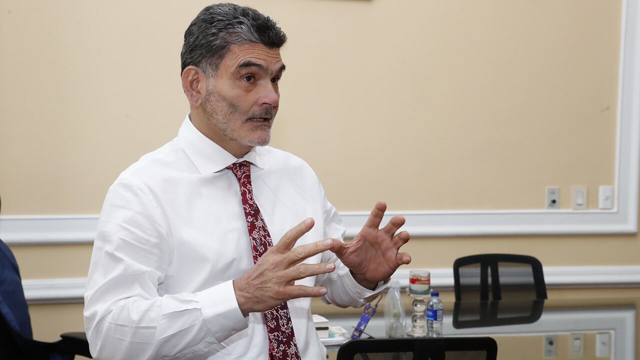 Gregorio Eljach Pacheco, secretario General del Senado.