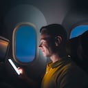 Hay comportamientos que se deben evitar en los aviones.