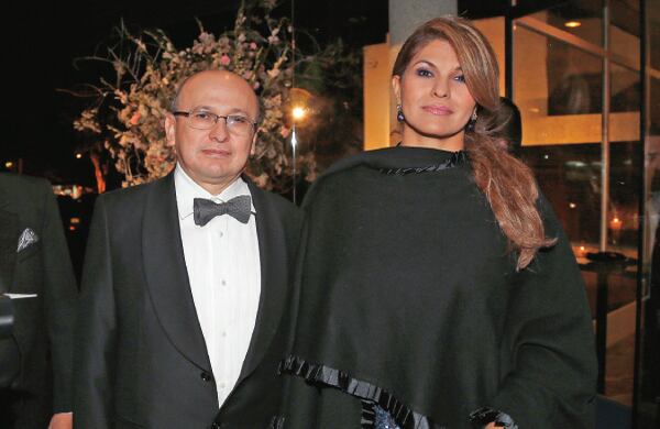 El fiscal general, Eduardo Montealegre, con su esposa Tanya Hernández.